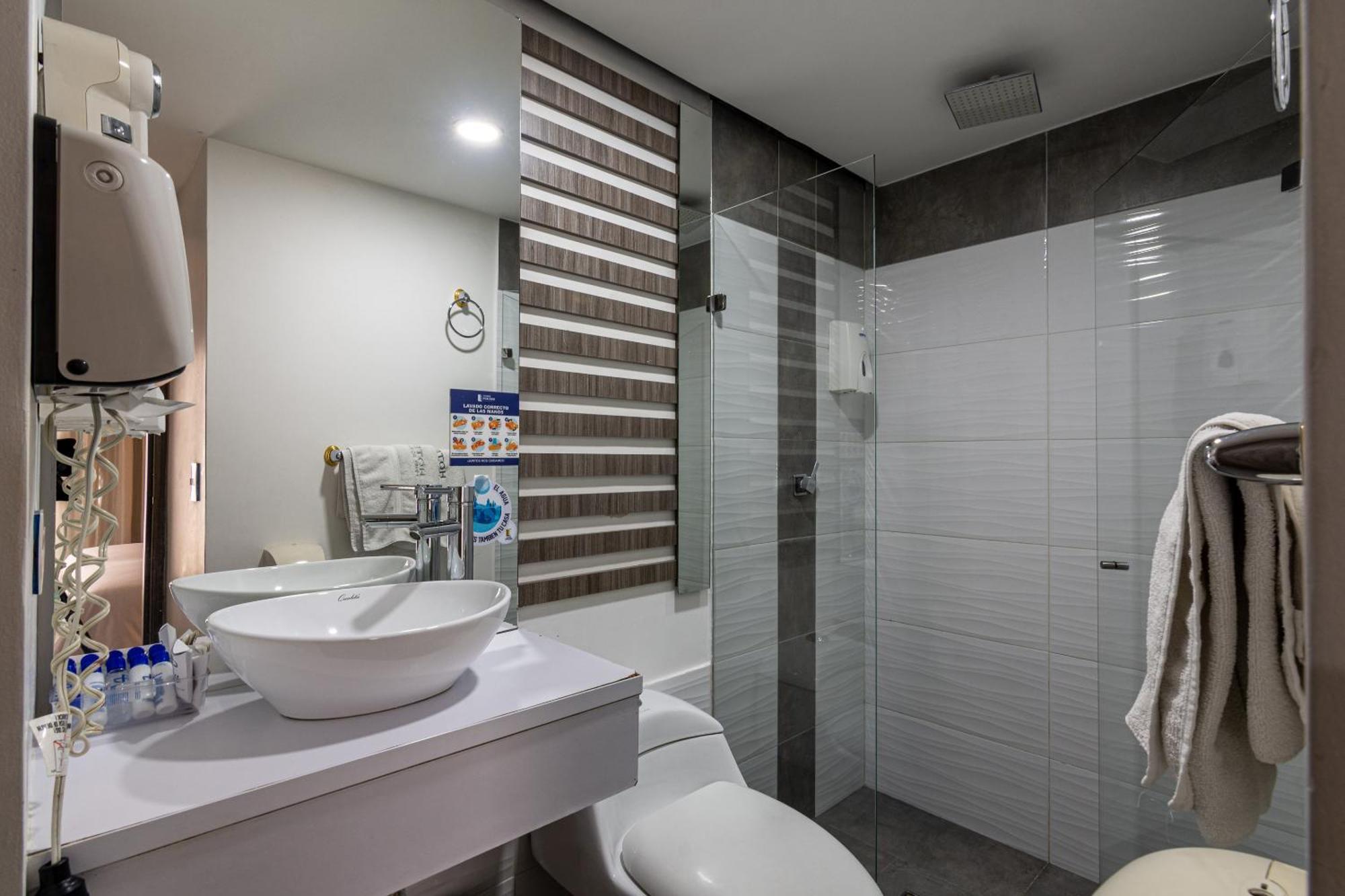 Hotel Torre Poblado Медельин Экстерьер фото